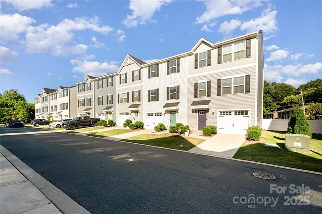 2037 Langer St, Charlotte, NC 28214 - view of front facade with a residential view