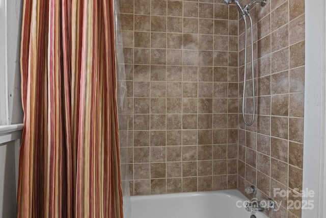 800 Woodlawn St, Belmont, NC 28012 - full bathroom featuring shower / tub combo