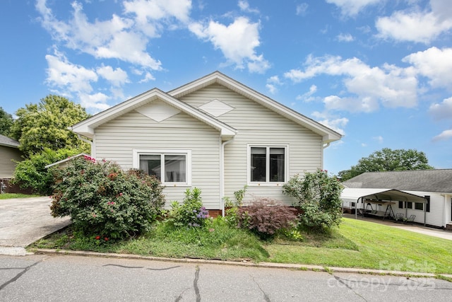 380 Woodlawn Ave, Cramerton, NC 28032 - view of front of home featuring a front lawn