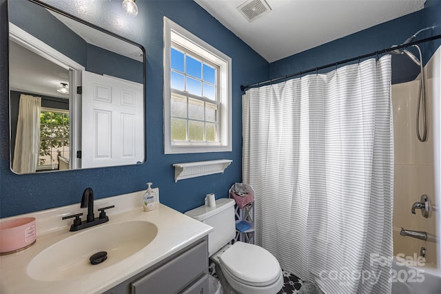 6107 Raisin Tree Ln, Charlotte, NC 28215 - full bath with vanity, toilet, and shower / tub combo