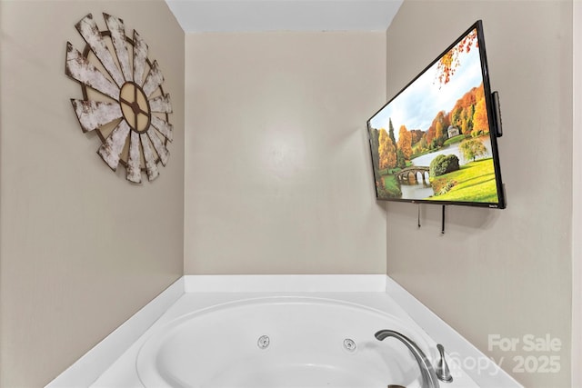 641 Saratoga Dr, Clover, SC 29710 - bathroom with a whirlpool tub