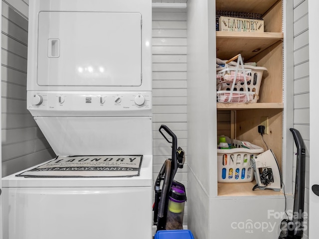321 River Ridge Parkway, Rutherfordton, NC 28139 - washroom featuring stacked washer / dryer