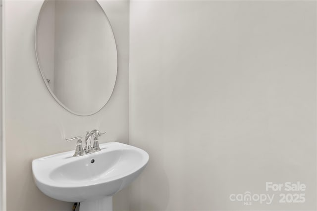 416 Dalton Cir, Fort Mill, SC 29715 - bathroom with a sink