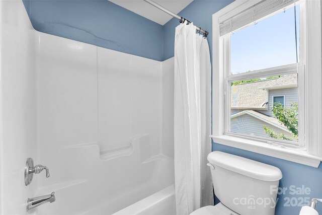 6300 Latta Springs Cir, Huntersville, NC 28078 - full bathroom featuring shower / tub combo and toilet
