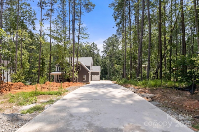 6782 Kingfisher Ct, Denver, NC 28037 - view of front facade with driveway