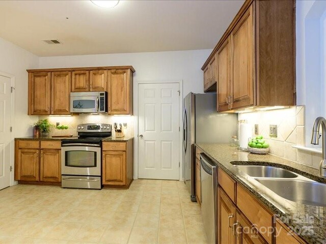 11530 Costigan Ln, Charlotte, NC 28277 - photo 7