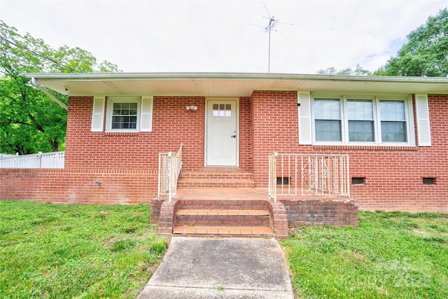800 Charles Rd, Shelby, NC 28150 - bungalow-style home featuring a front lawn, crawl space, and brick siding