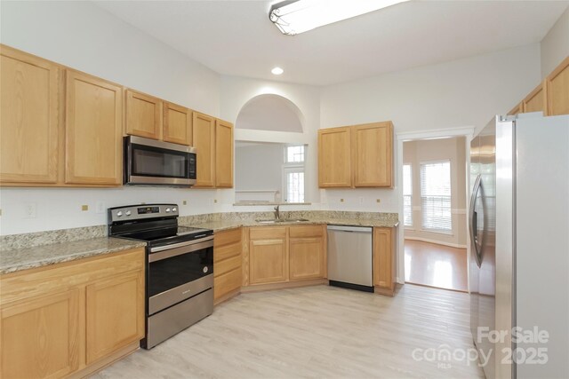 4409 Lenox Hill Pl, Charlotte, NC 28269 - photo 6