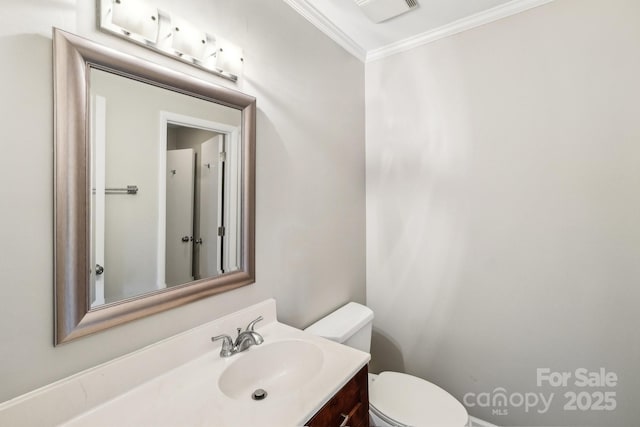 8117 Rising Meadow Rd, Charlotte, NC 28277 - half bath with toilet, vanity, and crown molding