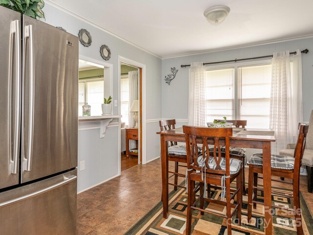 5629 Ruth Dr, Charlotte, NC 28215 - dining space with ornamental molding