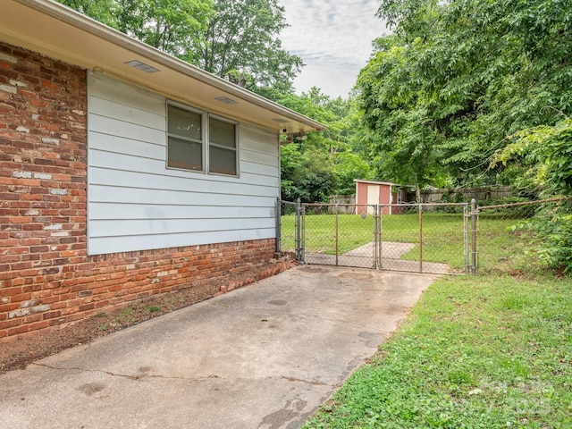 5629 Ruth Dr, Charlotte, NC 28215 - view of patio with a gate