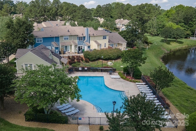 9006 Four Mile Creek Rd, Charlotte, NC 28277 - community pool with a water view and a patio area