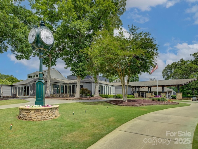 8 Sunrise Point Rd, Lake Wylie, SC 29710 - view of home's community featuring a lawn