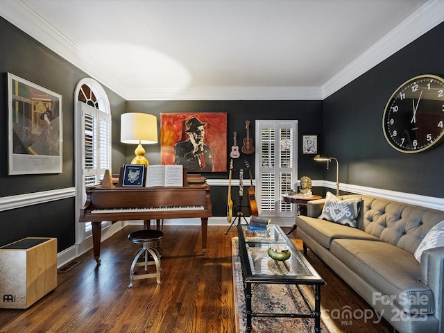 16308 Woolwine Rd, Charlotte, NC 28278 - living room featuring wood finished floors, crown molding, and baseboards