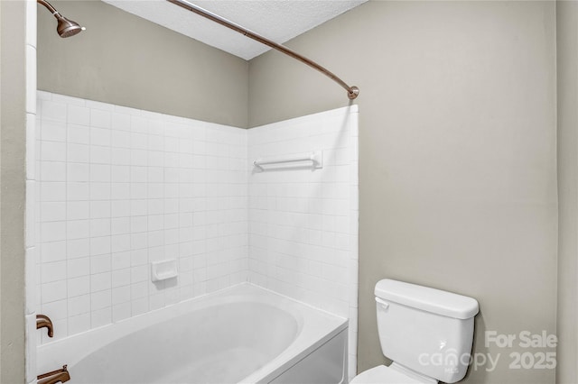 753 SW Dr, Davidson, NC 28036 - full bath featuring toilet, tub / shower combination, and a textured ceiling