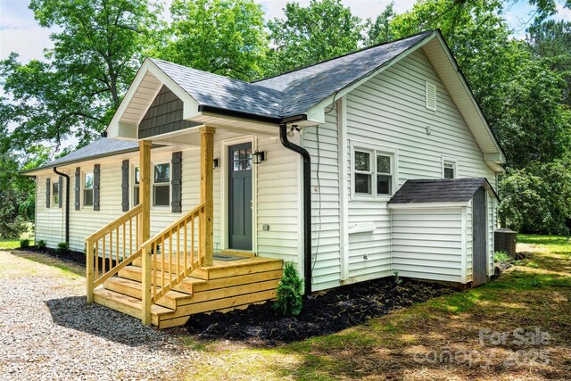 615 Irish Potato Rd, Concord, NC 28025 - view of front of house featuring a shingled roof