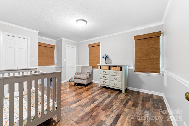 120 Labans Ln, Lincolnton, NC 28092 - bedroom with dark wood-style floors, a textured ceiling, crown molding, and baseboards