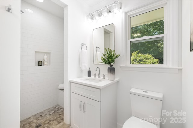 4017 Sulkirk Rd, Charlotte, NC 28210 - full bath featuring vanity, toilet, and tiled shower