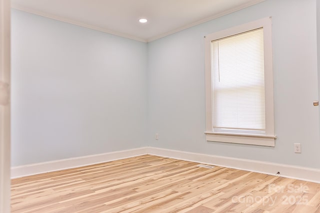 102 Lake Dr, Hickory, NC 28601 - empty room with light wood-style flooring, baseboards, crown molding, and recessed lighting