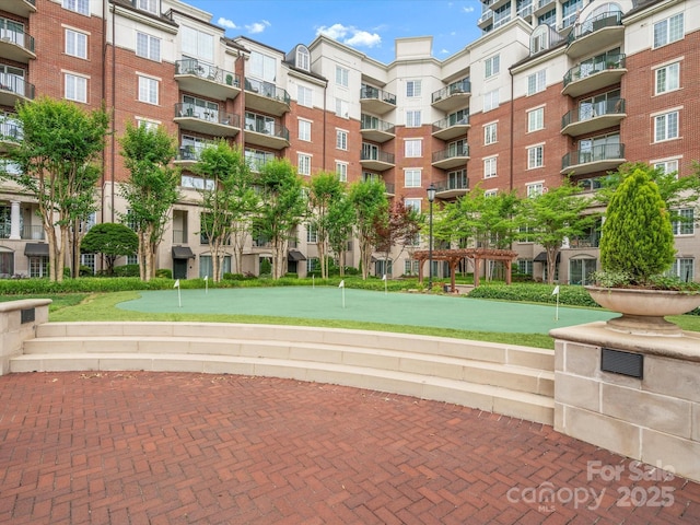 300 W 5th St Unit 433, Charlotte, NC 28202 - view of home's community featuring a putting area