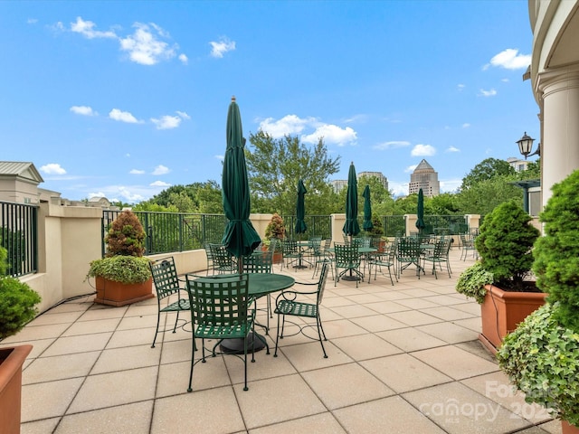300 W 5th St Unit 433, Charlotte, NC 28202 - view of patio with outdoor dining area