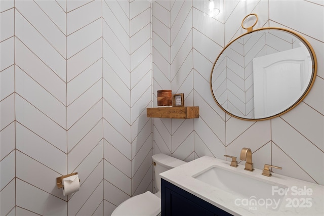 5050 Havencrest Dr, Fort Mill, SC 29715 - half bath with tile walls, vanity, toilet, and backsplash
