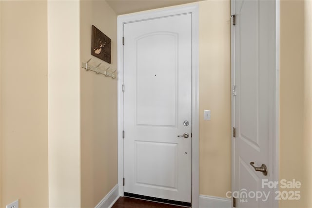 4620 Piedmont Row Dr Unit 308, Charlotte, NC 28210 - entryway featuring baseboards