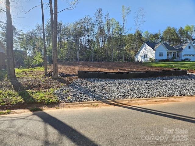 305 Winding Creek Dr, Morganton, NC 28655