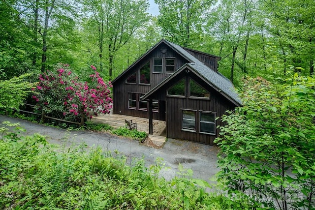 680 Timberlane Dr, Boone, NC 28607 - view of front of home featuring a shingled roof
