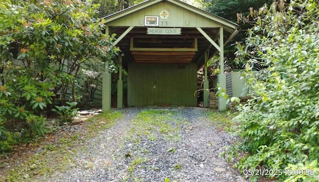 33 Horse Cove Rd, Canton, NC 28716 - view of outbuilding with gravel driveway and a carport