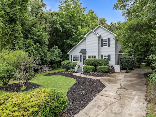 7830 Sarah Dr, Denver, NC 28037 - view of front of home featuring driveway and a front yard