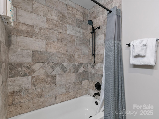 306 Mashstomp Rd, Maggie Valley, NC 28751 - bathroom with shower / tub combo with curtain