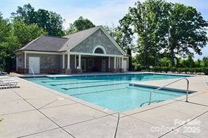 236 Mountain Island Rd Unit 40, Statesville, NC 28677 - community pool with a patio