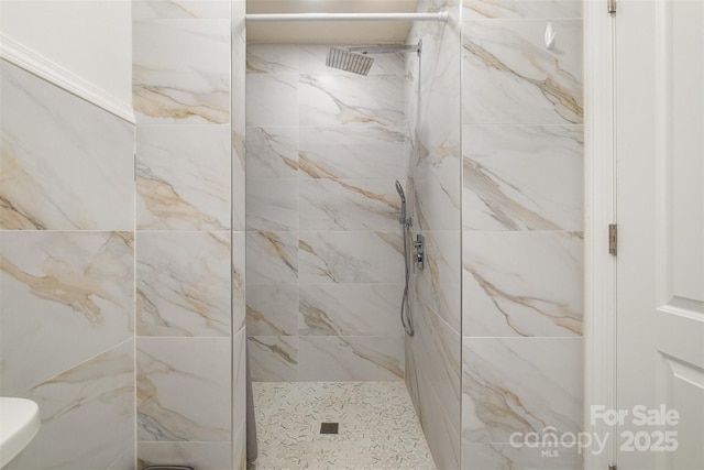 2320 Doster Rd, Monroe, NC 28112 - bathroom featuring a tile shower and toilet