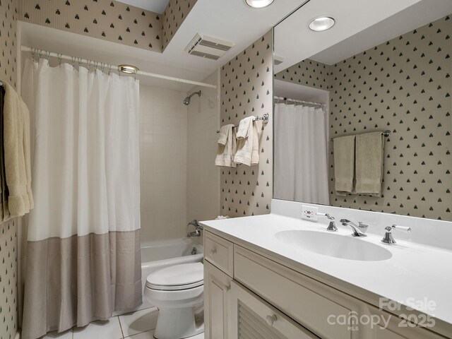 1360 Skunk Hollow Rd, Campobello, SC 29322 - full bath featuring toilet, vanity, shower / bath combo, tile patterned flooring, and wallpapered walls