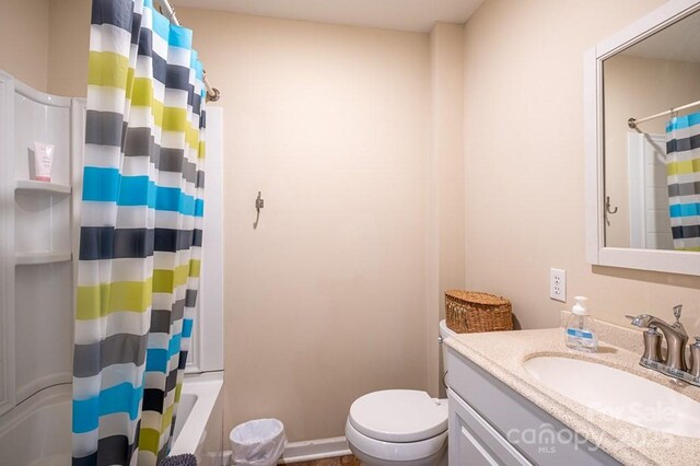 5430 Ela Rd, Whittier, NC 28789 - full bath featuring vanity, toilet, and shower / bath combo