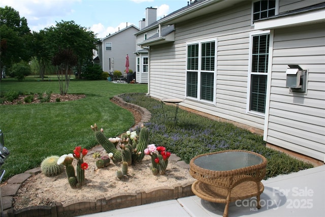 4711 Lenox Hill Pl Unit 98, Charlotte, NC 28269 - view of green lawn