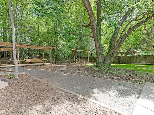 406 Wilcrest Dr, Matthews, NC 28105 - view of yard