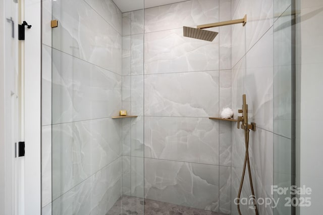9 Robey Dr, Fletcher, NC 28732 - full bath featuring tiled shower