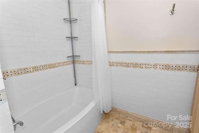 9 Gazebo Trl, Clyde, NC 28721