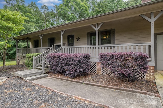 1142 Foxberry Rd, Lincolnton, NC 28092 - single story home with a porch