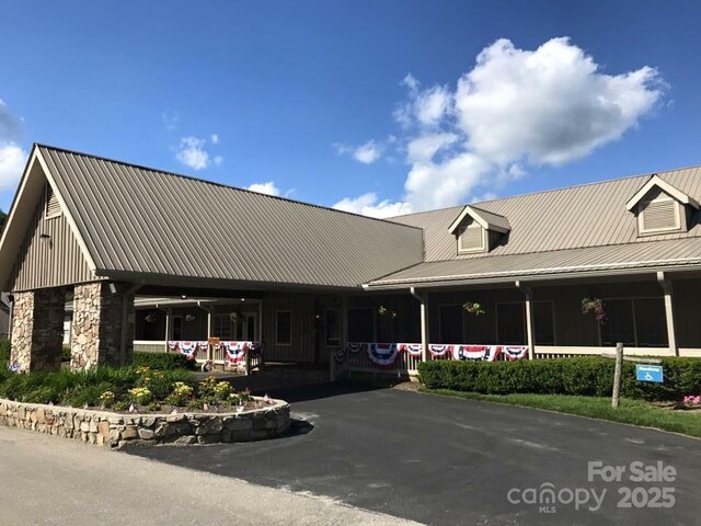 344 Tearshirt Ln, Mars Hill, NC 28754