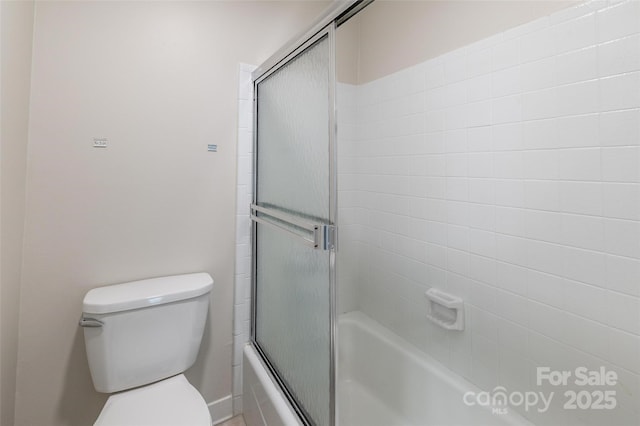 302 NW Dr, Davidson, NC 28036 - full bath with toilet and enclosed tub / shower combo