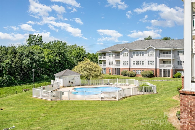 8969 Meadow Vista Rd, Charlotte, NC 28213 - community pool with an outdoor structure