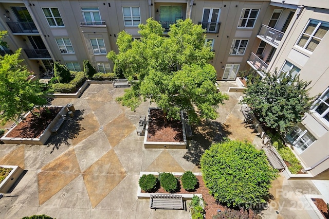 1315 E Blvd Unit 611, Charlotte, NC 28203 - surrounding community featuring a garden
