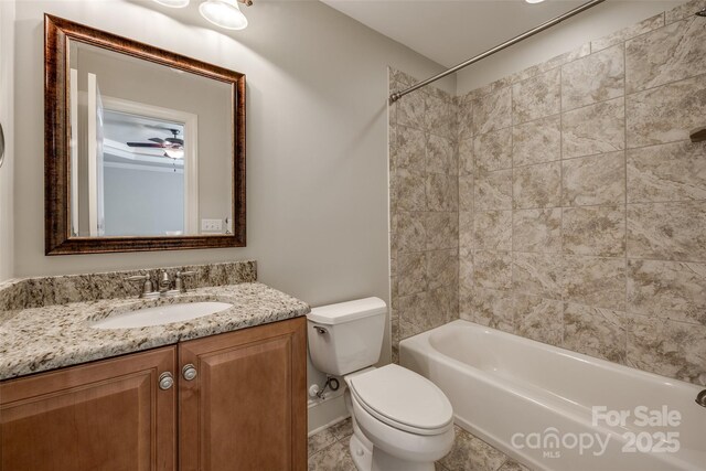 546 Little Cove Ln, Lake Wylie, SC 29710 - full bath with toilet, vanity, and bathtub / shower combination