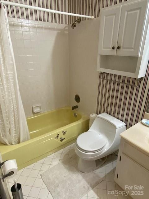 13427 Homewood Dr, Charlotte, NC 28262 - full bath featuring tile patterned flooring, shower / tub combo, vanity, toilet, and wallpapered walls