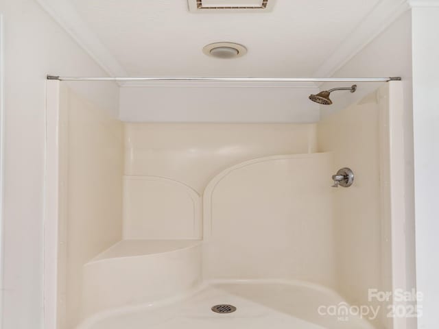 18 Westbridge Dr, Hendersonville, NC 28739 - full bath with a shower