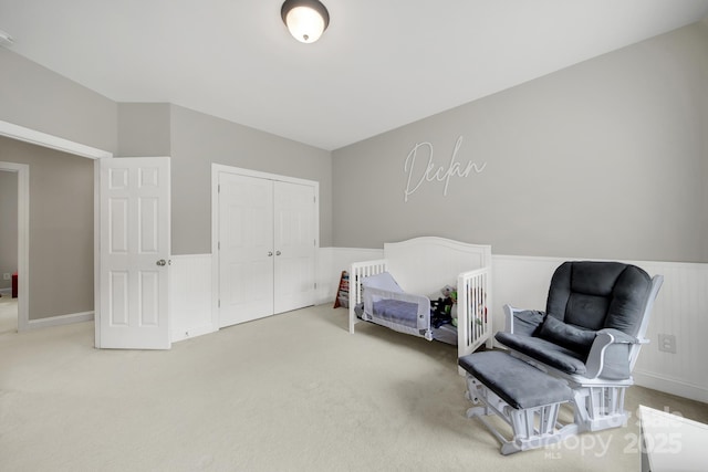 16714 Hammock Creek Pl, Charlotte, NC 28278 - living area with wainscoting and carpet