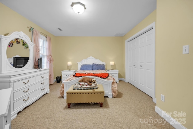 604 Gwendolyn Ct, Granite Falls, NC 28630 - carpeted bedroom featuring baseboards and a closet